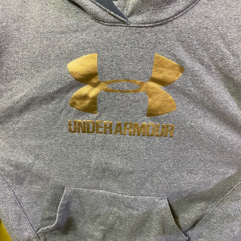 Youth XL Under Armour grey hoodie metallic Emblem